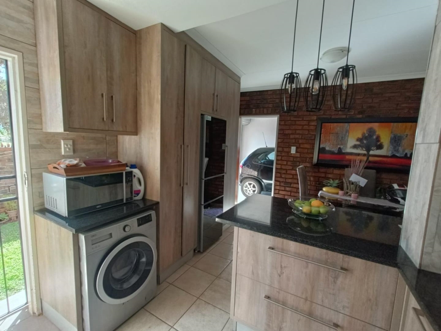 3 Bedroom Property for Sale in Heuwelsig Free State